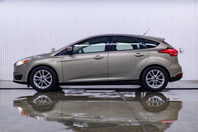 2016 Ford Focus SE Hatchback BCam Red Deer AB