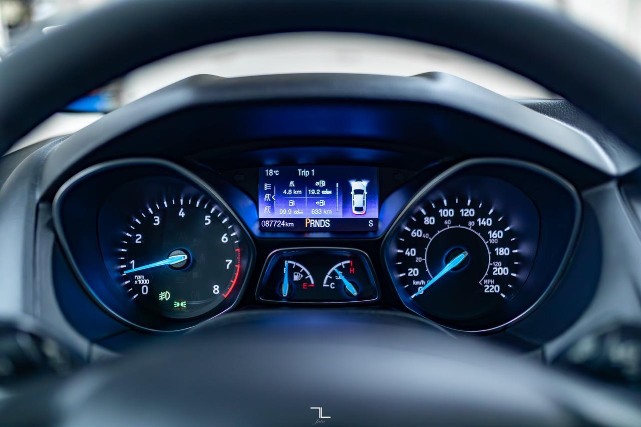 2016 Ford Focus SE Nav BCam Red Deer AB