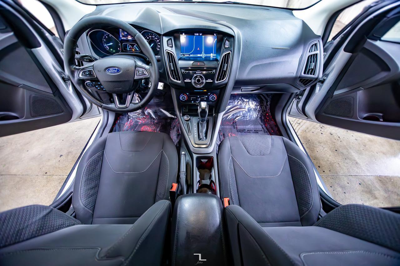 2016 Ford Focus SE Nav BCam Red Deer AB