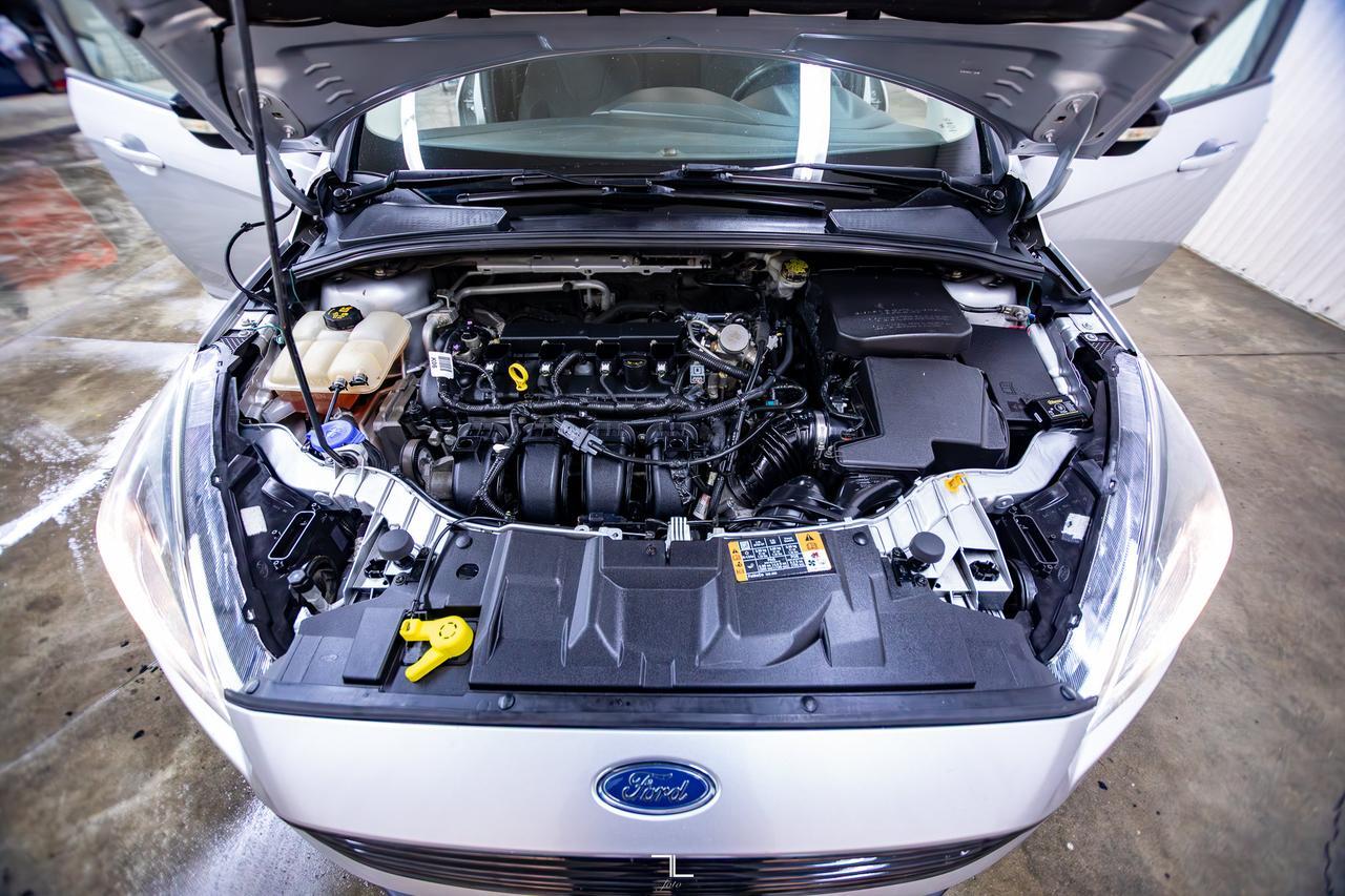 2016 Ford Focus SE Nav BCam Red Deer AB