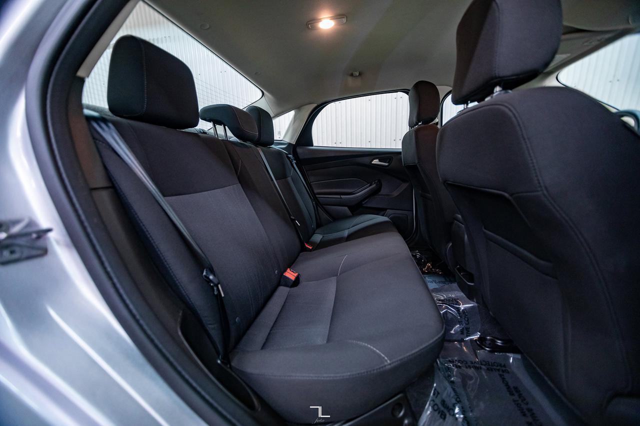 2016 Ford Focus SE Sedan Red Deer AB