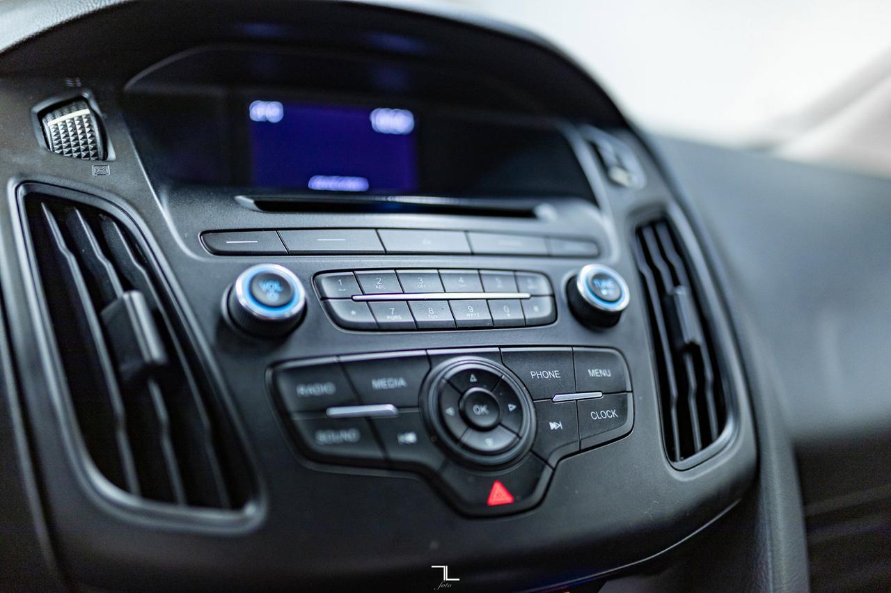 2016 Ford Focus SE Sedan Red Deer AB