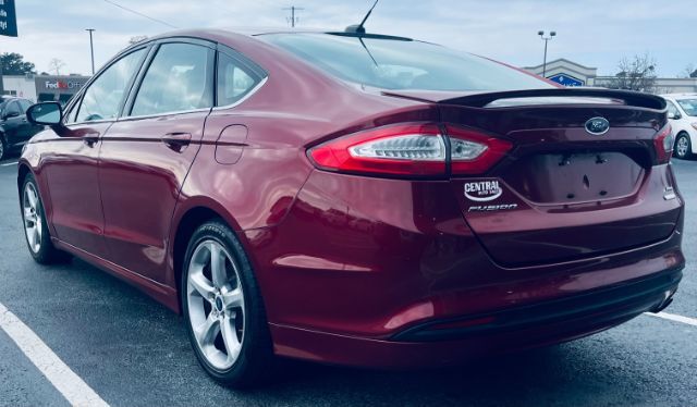 2016 Ford Fusion - SAR SE