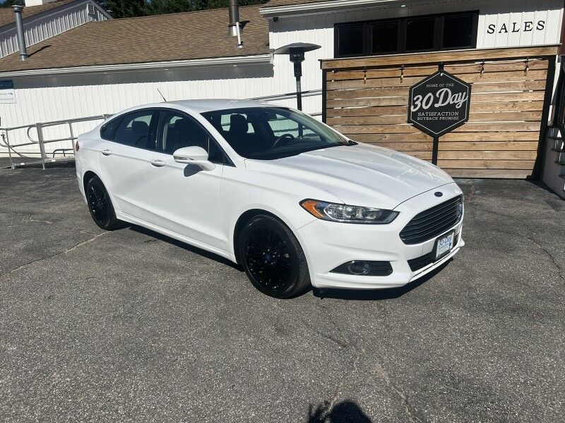 2016 Ford Fusion SE- LEATHER - TECH PACKAGE