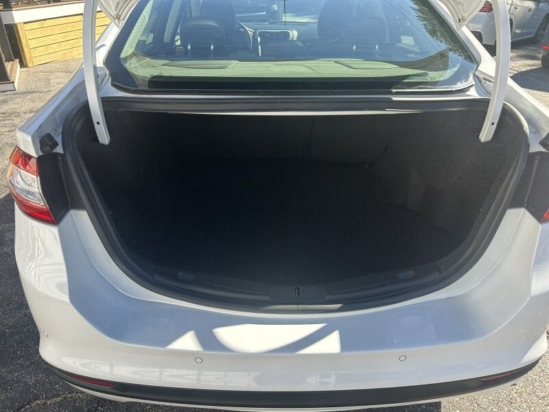 2016 Ford Fusion SE- LEATHER - TECH PACKAGE Webster MA