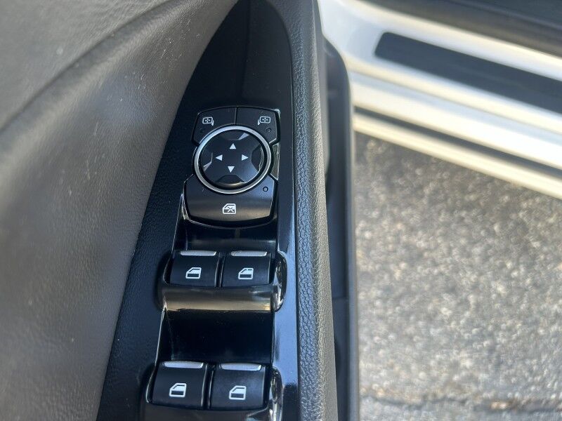 2016 Ford Fusion SE- LEATHER - TECH PACKAGE Webster MA