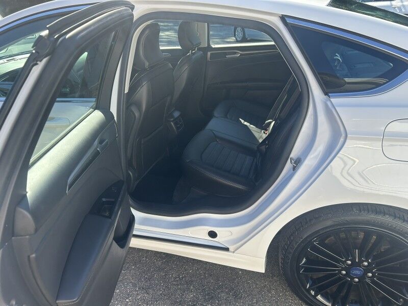 2016 Ford Fusion SE- LEATHER - TECH PACKAGE Webster MA