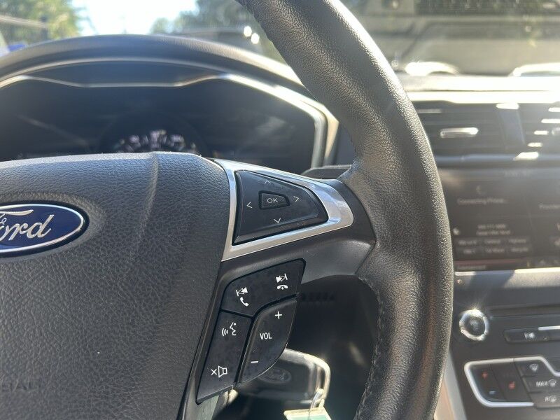 2016 Ford Fusion SE- LEATHER - TECH PACKAGE Webster MA