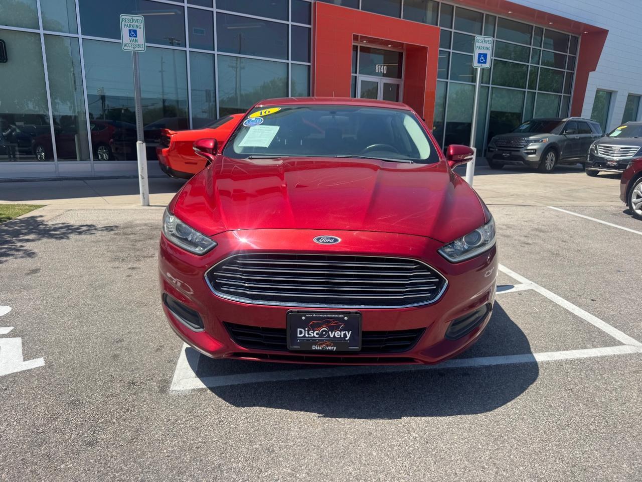 2016 Ford Fusion SE