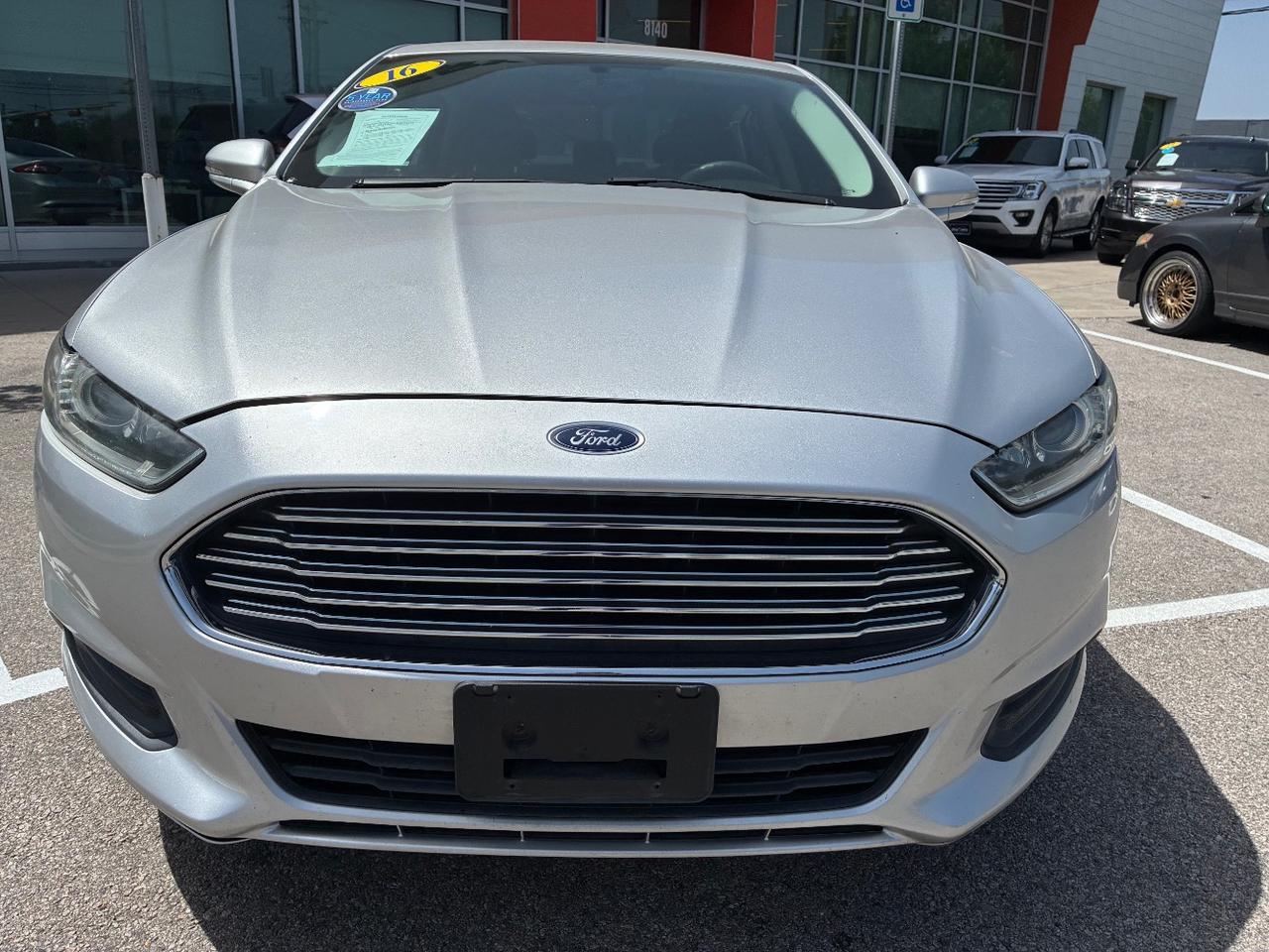 2016 Ford Fusion SE