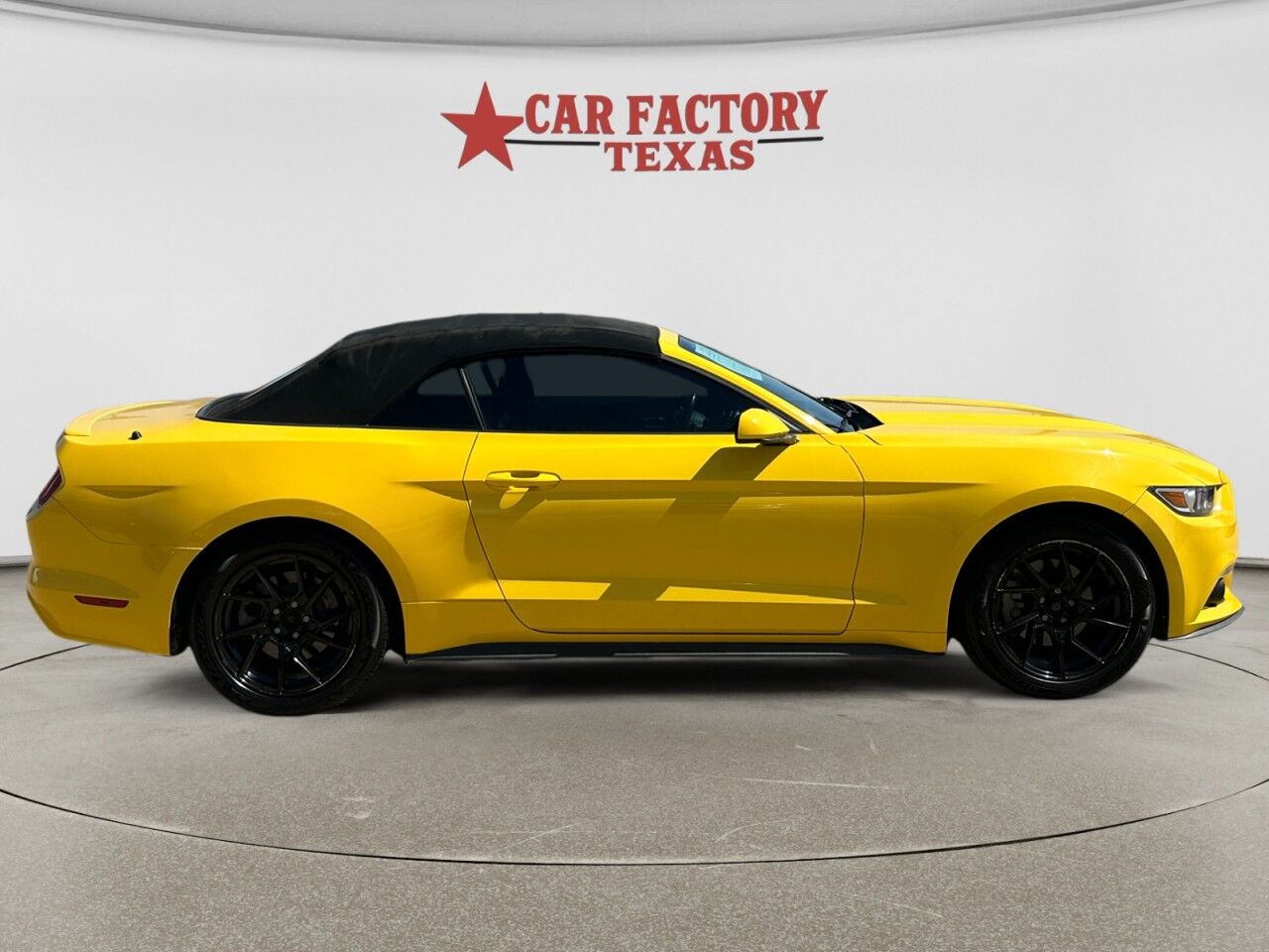 2016 Ford Mustang 2dr Conv V6 Lancaster TX