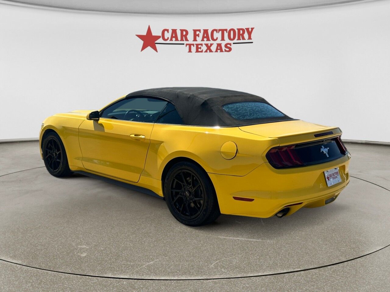 2016 Ford Mustang 2dr Conv V6 Lancaster TX