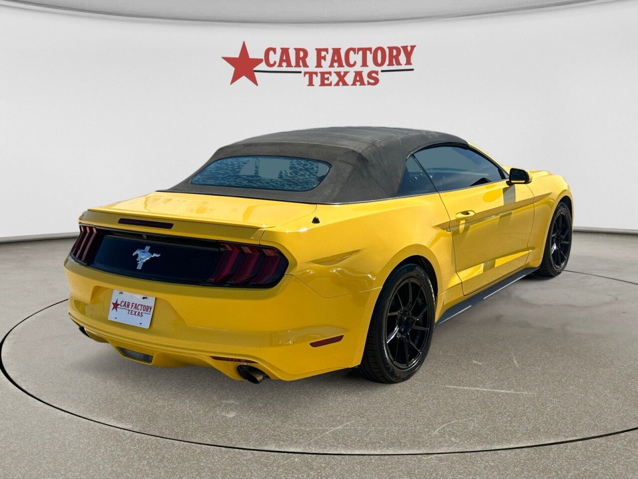 2016 Ford Mustang 2dr Conv V6 Lancaster TX