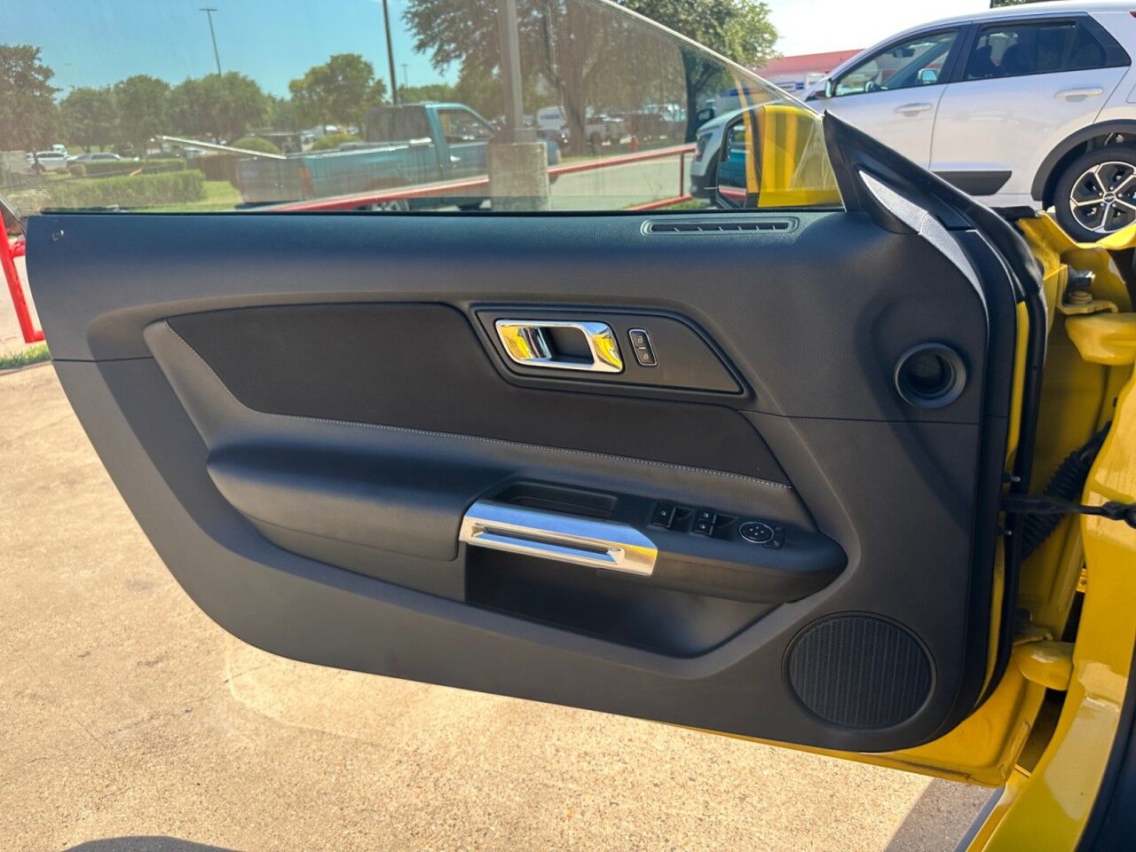 2016 Ford Mustang 2dr Conv V6 Lancaster TX
