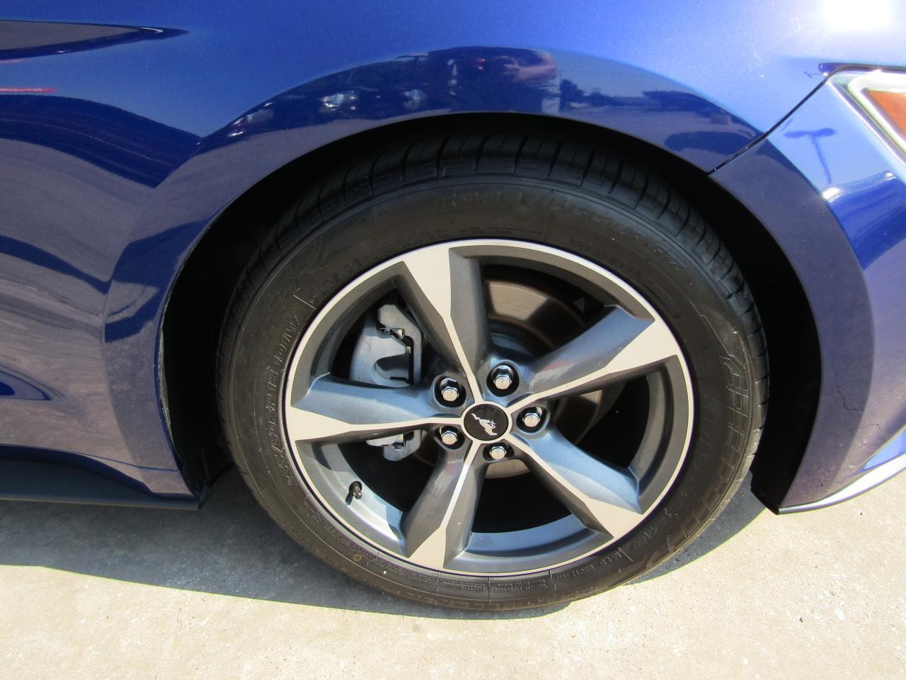 2016 Ford Mustang 2dr Fastback V6 Grand Prairie TX