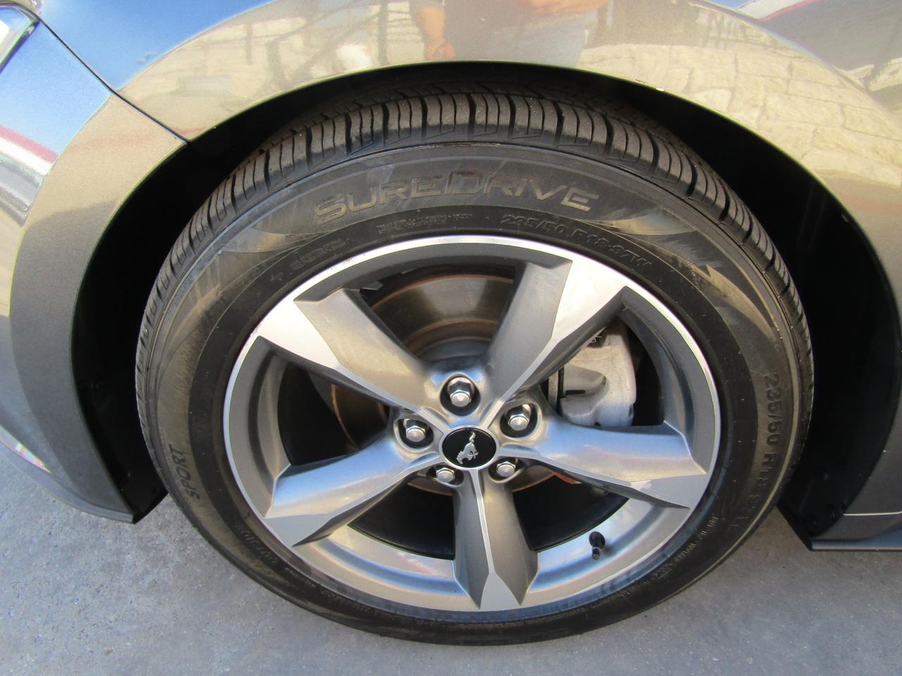 2016 Ford Mustang 2dr Fastback V6 Grand Prairie TX