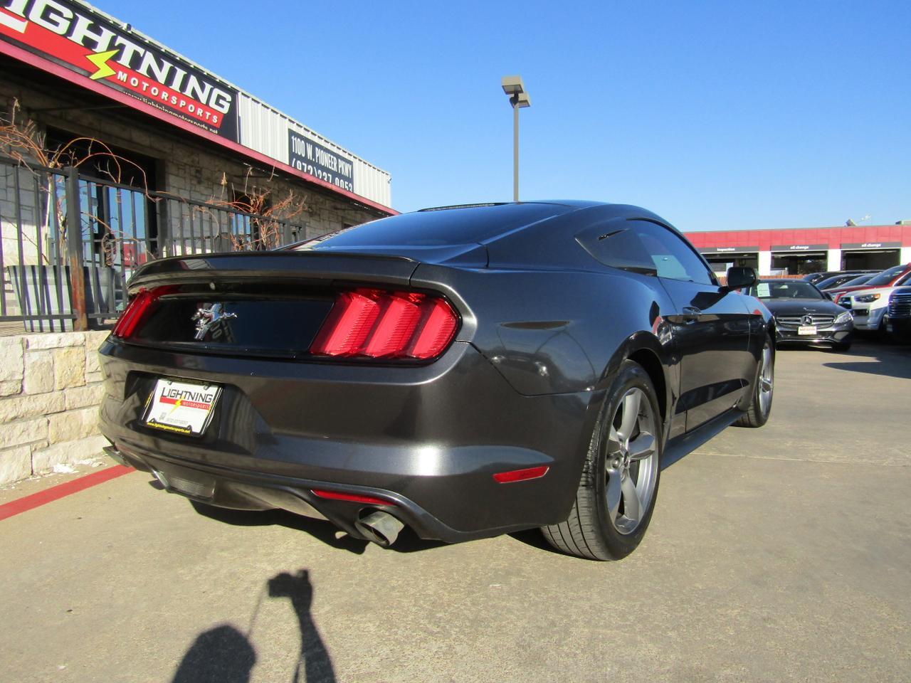 2016 Ford Mustang 2dr Fastback V6 Grand Prairie TX