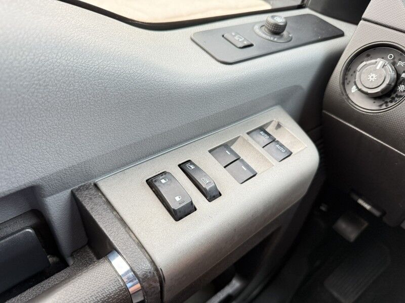 2016 Ford F-350 XLT photo 24