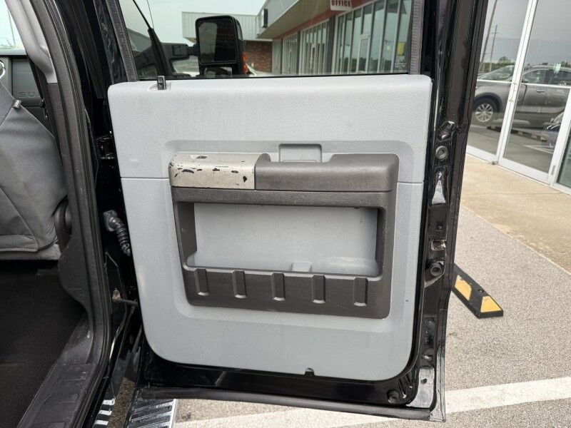 2016 Ford Super Crew F-350 DRW FX4 4x4 Diesel XLT Collinsville OK