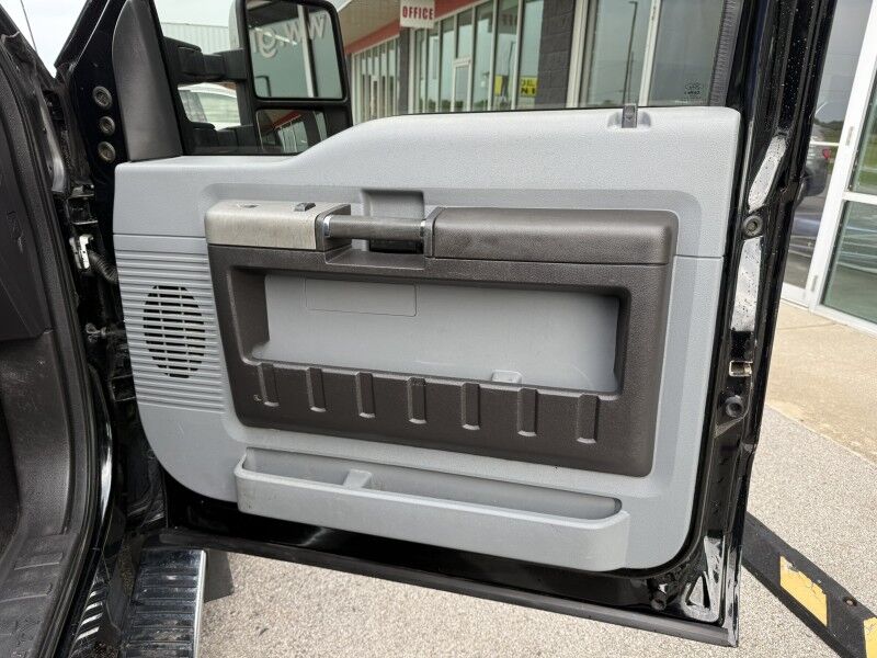 2016 Ford Super Crew F-350 DRW FX4 4x4 Diesel XLT Collinsville OK