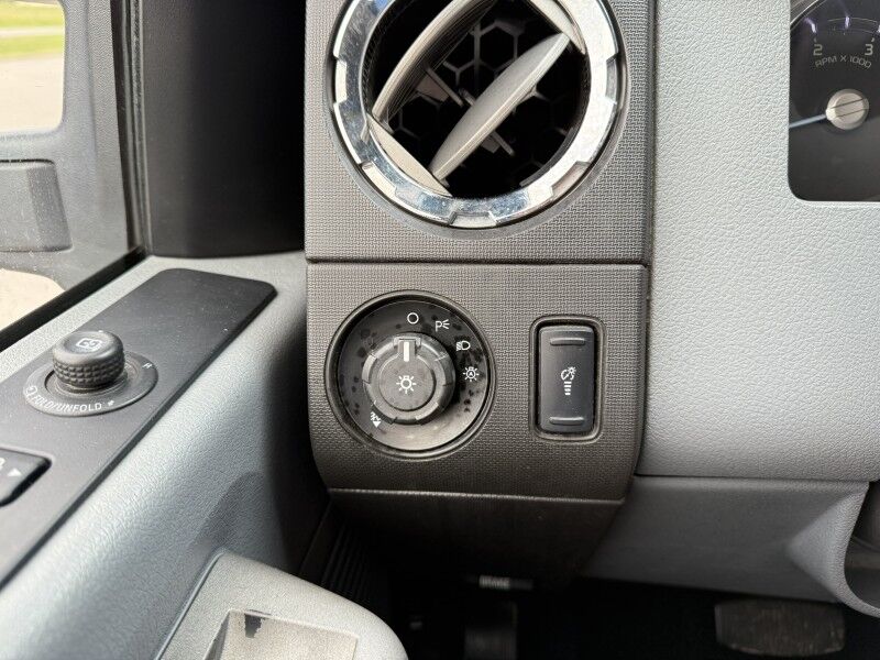 2016 Ford F-350 XLT photo 28