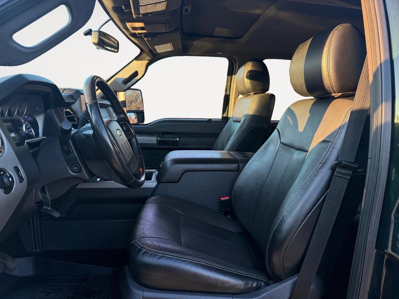 2016 Ford Super Duty F-350 DRW KING RANCH, POWER & HEATED MIRRORS, RUNNING BOARDS, TOW PACKAGE, POWER SLIDING REAR WINDOW, TOW HOOKS, BACKUP CAMERA, LOW MILES, CLEAN CARFAX!