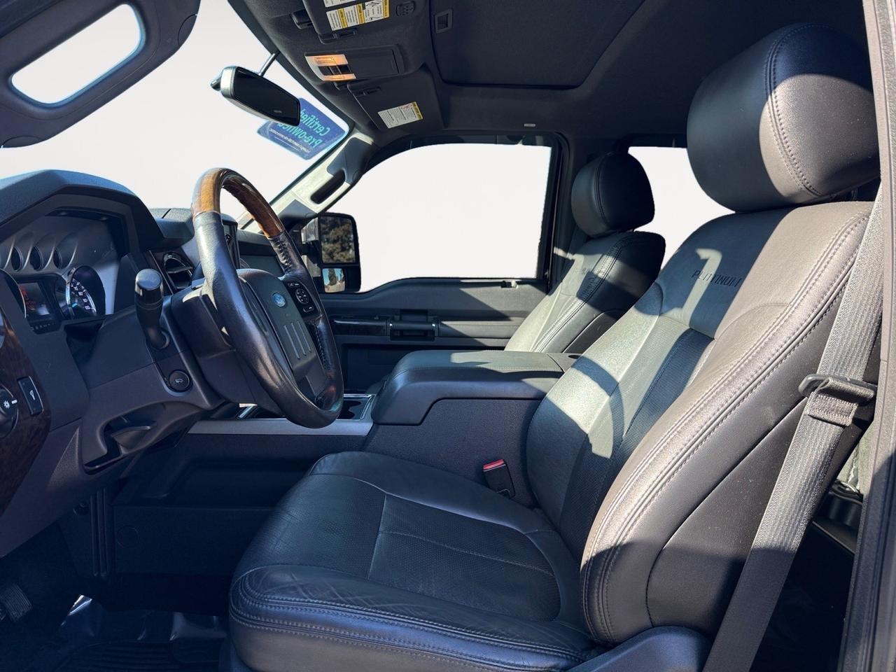 2016 Ford Super Duty F-350 SRW Platinum, HEATED AND VENTILTED SEATS, TOW HOOKS, TOW PACKAGE, UNIVERSAL GARAGE DOOR OPENER, NAVIGATION, SUNROOF, POWER SLIDING REAR WINDOW, HEATED STEERING WHEEL, BED LINER, RUNNING BOARDS, MOTO METAL WHEELS, LOW MILES, CLEAN CARFAX!