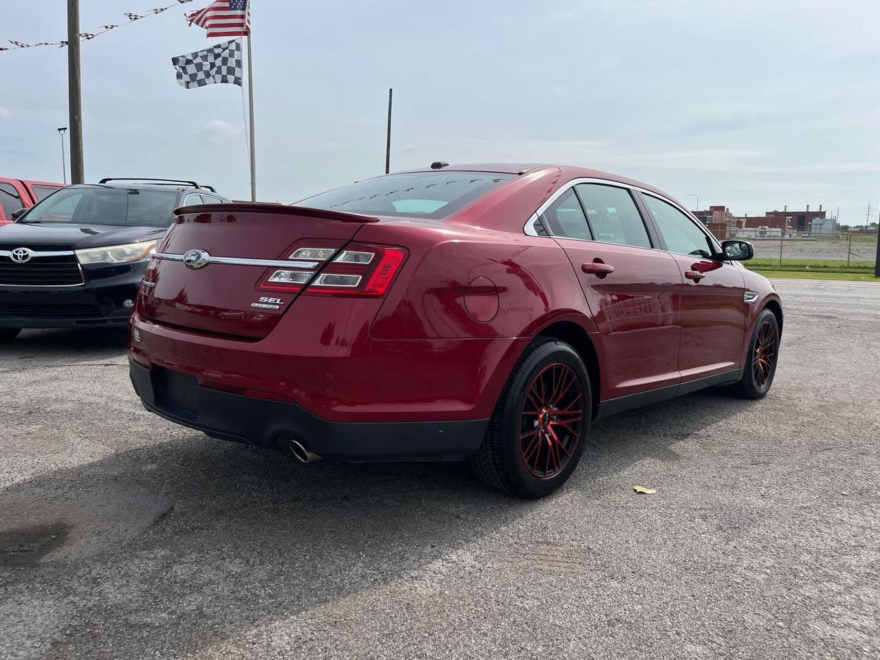 2016 Ford Taurus 4dr Sdn SEL FWD Indianapolis IN