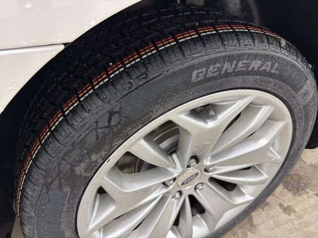 2016 Ford Taurus Limited Pine River MN