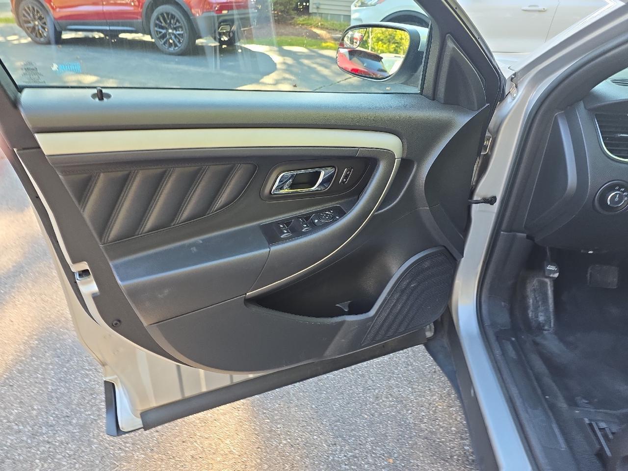 2016 Ford Taurus SEL Sand Lake NY