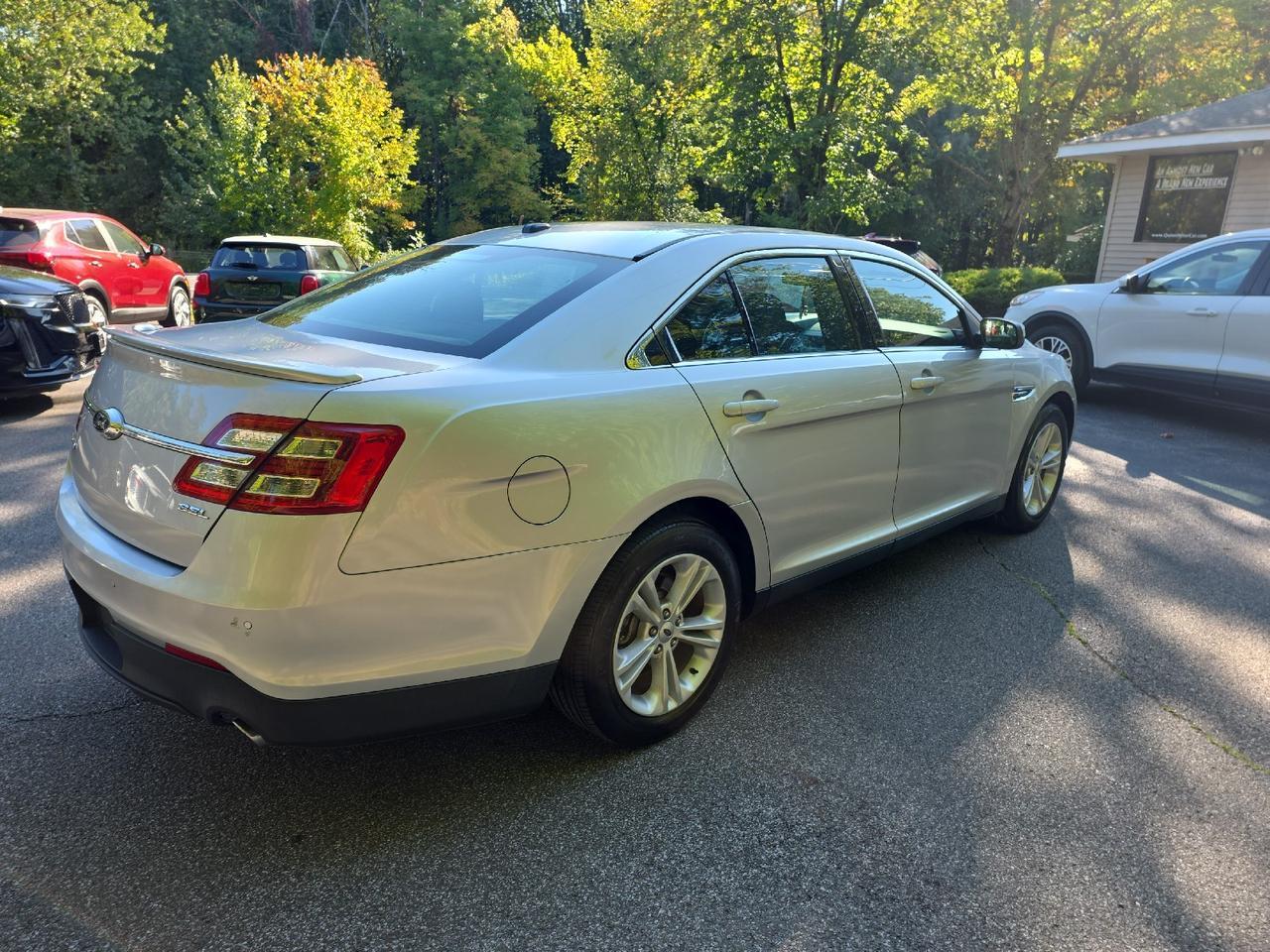 2016 Ford Taurus SEL Sand Lake NY
