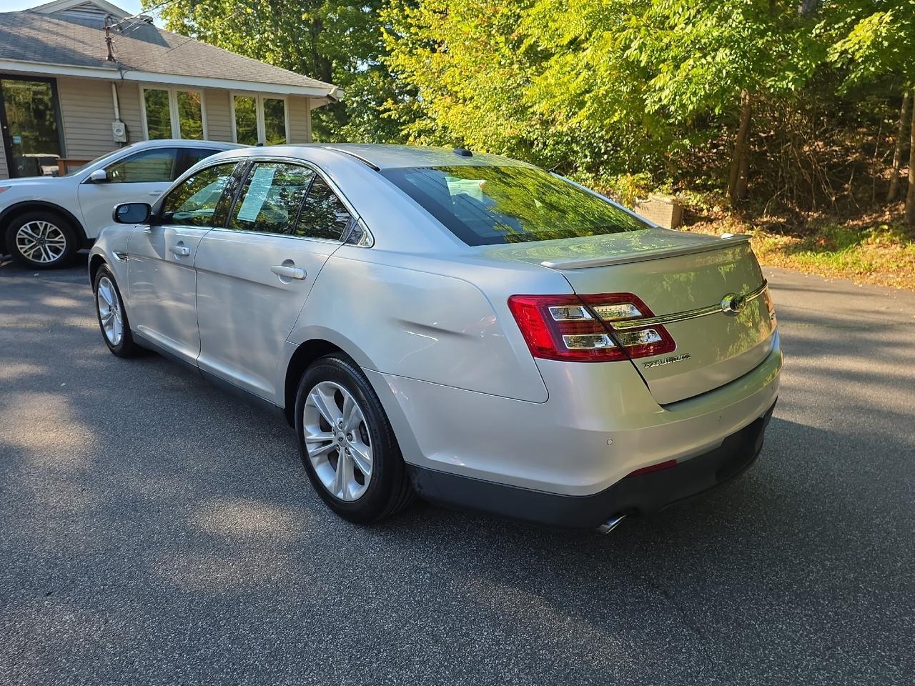2016 Ford Taurus SEL Sand Lake NY