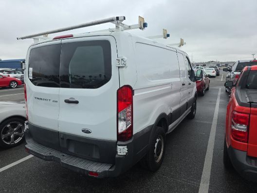 2016 Ford Transit-250 w/RH Swing-Out Doors Low Roof 130.0  WB Charlotte NC