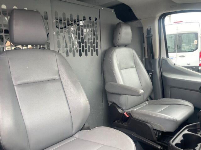 2016 Ford Transit-250 w/RH Swing-Out Doors Low Roof 130.0  WB Charlotte NC