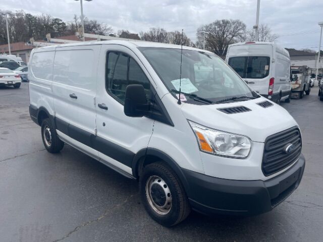 2016 Ford Transit-250 w/RH Swing-Out Doors Low Roof 130.0  WB Charlotte NC