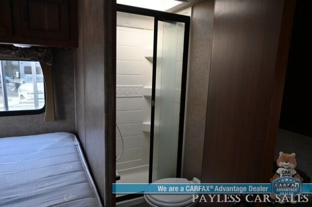 2016 Forest River SUNSEEKER 2290S / Class C / 6.8L V10 / Sleeps 6 / Queen Bed / Over Head Bunk / Convertible Dinette / Kenwood Radio / Bluetooth / Back Up Camera / Navigation / 32 TV / Power 15' Awning / A/C / Fridge & Freezer / Gas Stove Anchorage AK