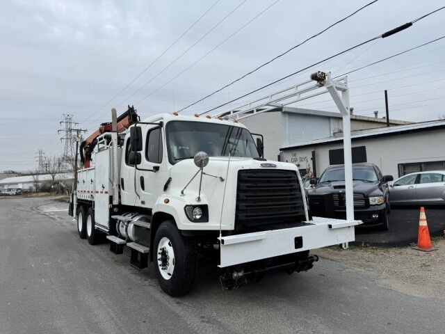 2016 Freightliner 108 SD with Palfinger Crane