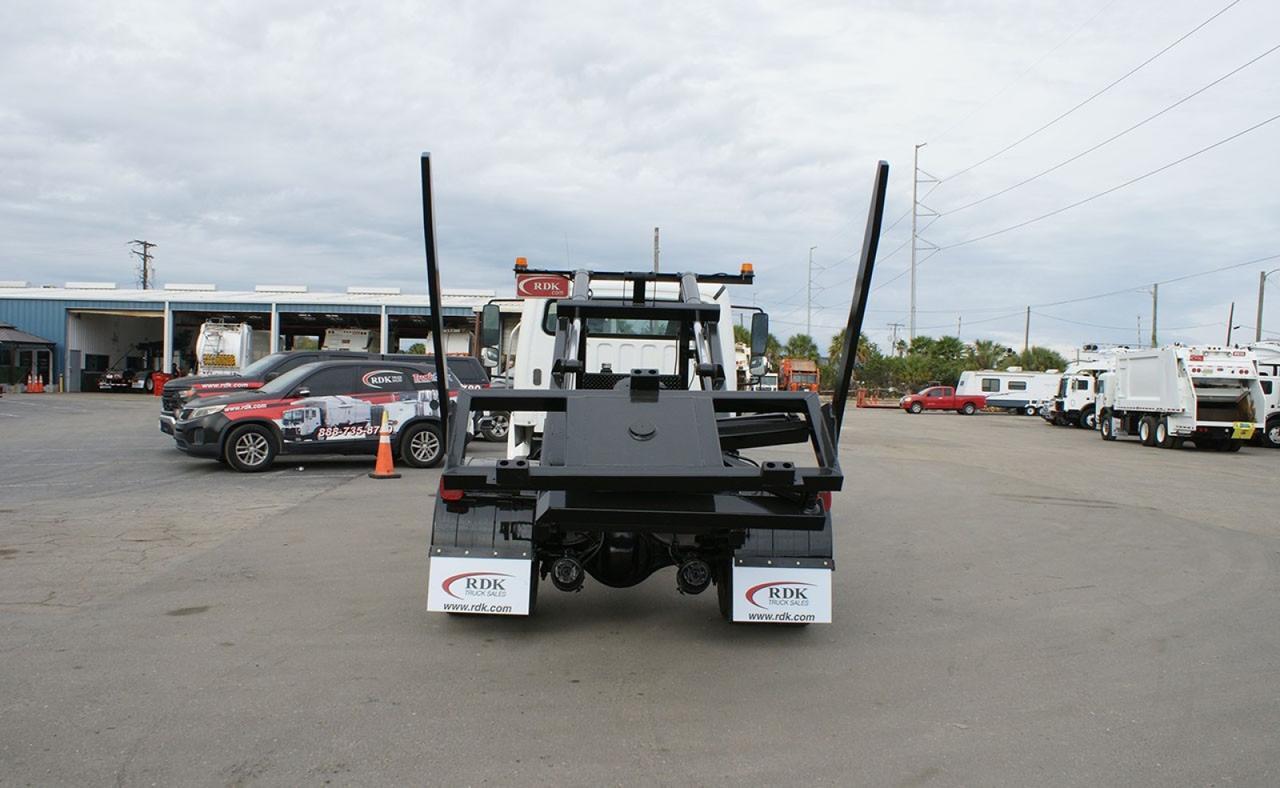 2016 Freightliner M2 106 6000 LBS G/H MANUFACTURING CDU Tampa FL