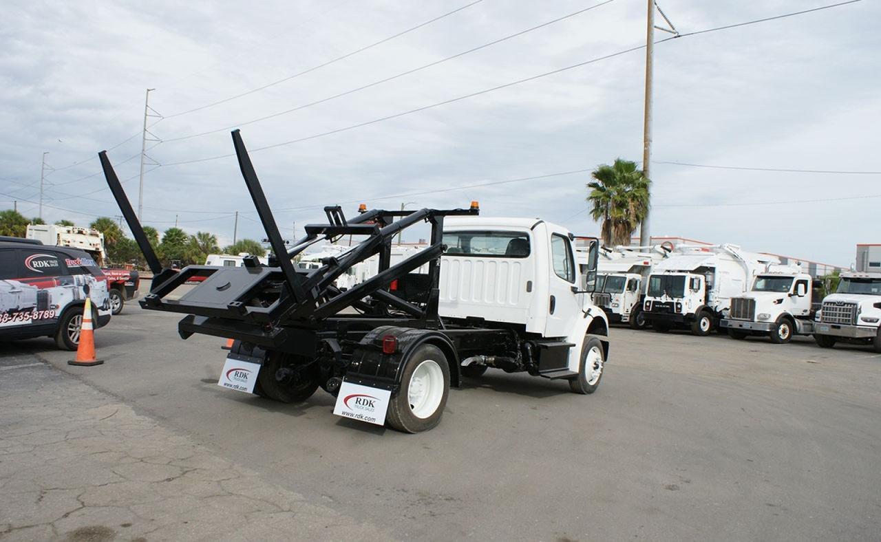 2016 Freightliner M2 106 6000 LBS G/H MANUFACTURING CDU Tampa FL