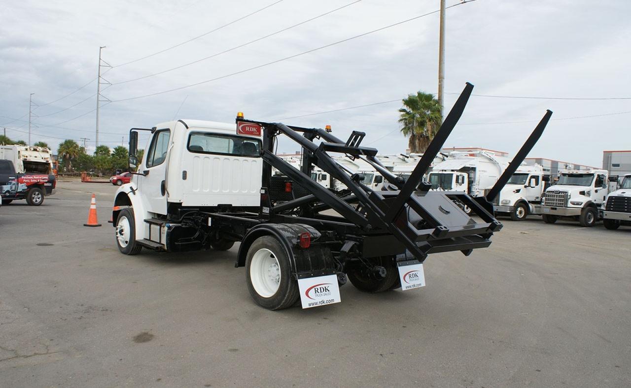 2016 Freightliner M2 106 6000 LBS G/H MANUFACTURING CDU Tampa FL