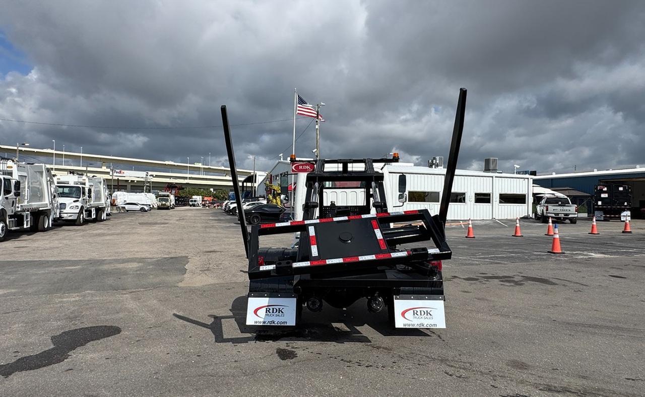 2016 Freightliner M2 106 6000 LBS G/H MANUFACTURING CDU Tampa FL