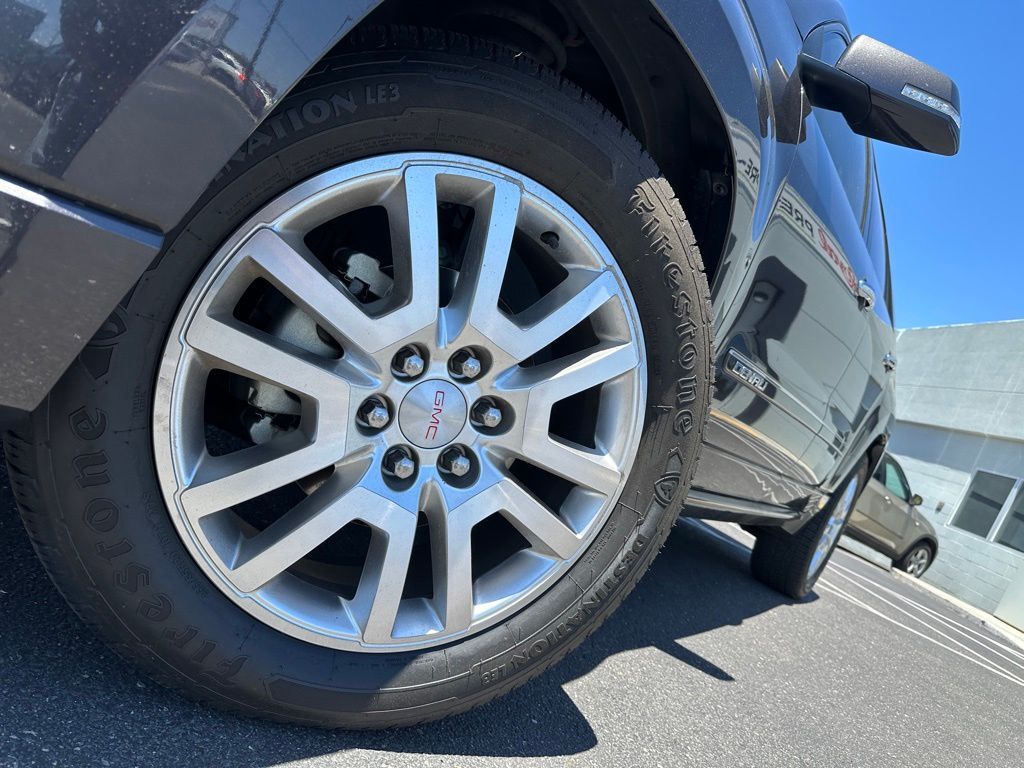 2016 GMC Acadia Denali