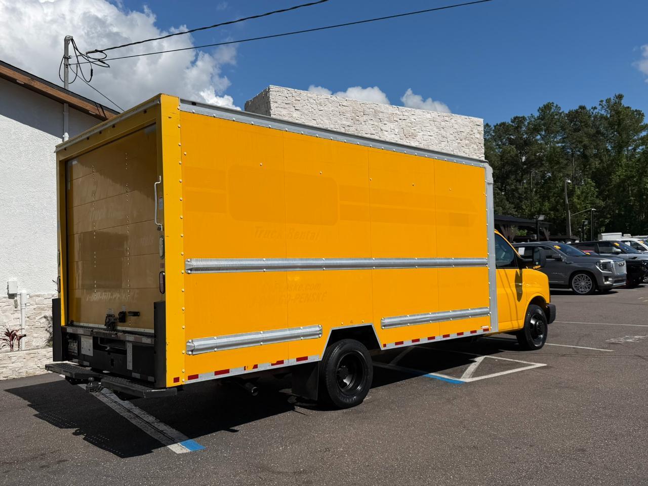 2016 GMC Savana Commercial Cutaway 3500 Van 177" *Ltd Avail* Jacksonville FL
