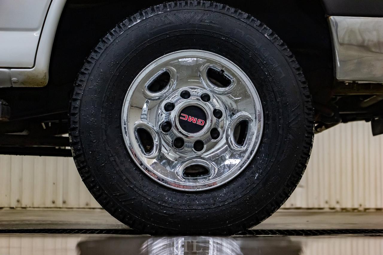 2016 GMC Savana G2500 Quigley 4x4 LT 12 Passenger Red Deer AB