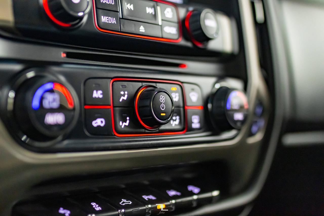 2016 GMC Sierra 1500 4x4 Crew Cab Denali Leather Roof Nav BCam Red Deer AB