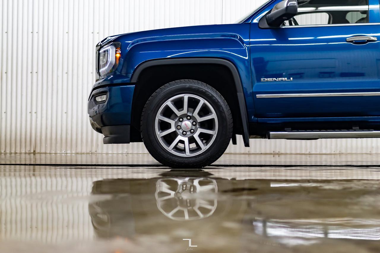 2016 GMC Sierra 1500 4x4 Crew Cab Denali Leather Roof Nav BCam Red Deer AB