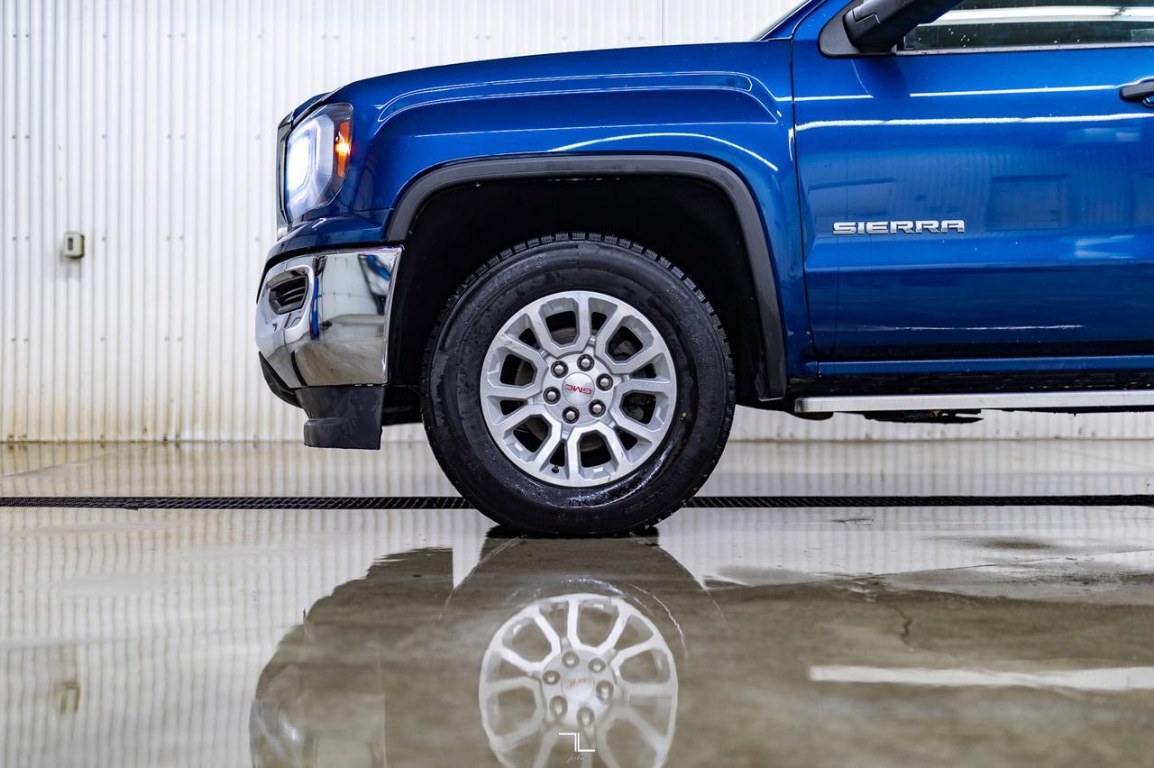 2016 GMC Sierra 1500 4x4 Crew Cab SLE Z71 Pseat BCam Red Deer AB