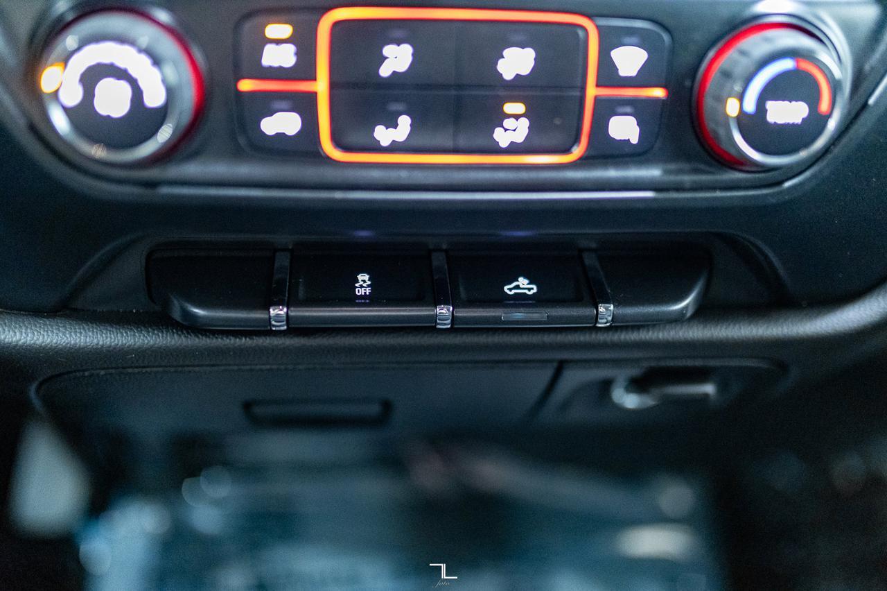 2016 GMC Sierra 1500 4x4 Crew Cab SLE Z71 Pseat BCam Red Deer AB