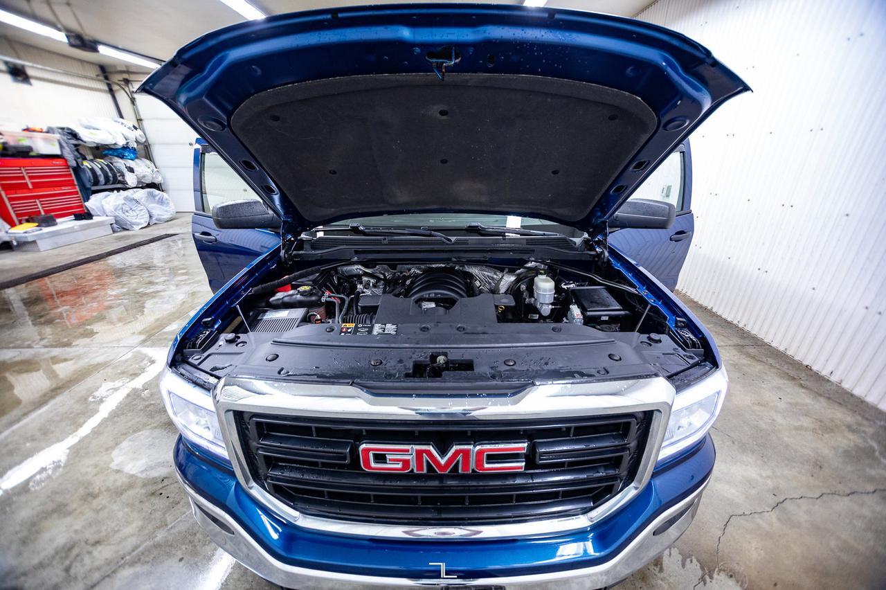 2016 GMC Sierra 1500 4x4 Crew Cab SLE Z71 Pseat BCam Red Deer AB