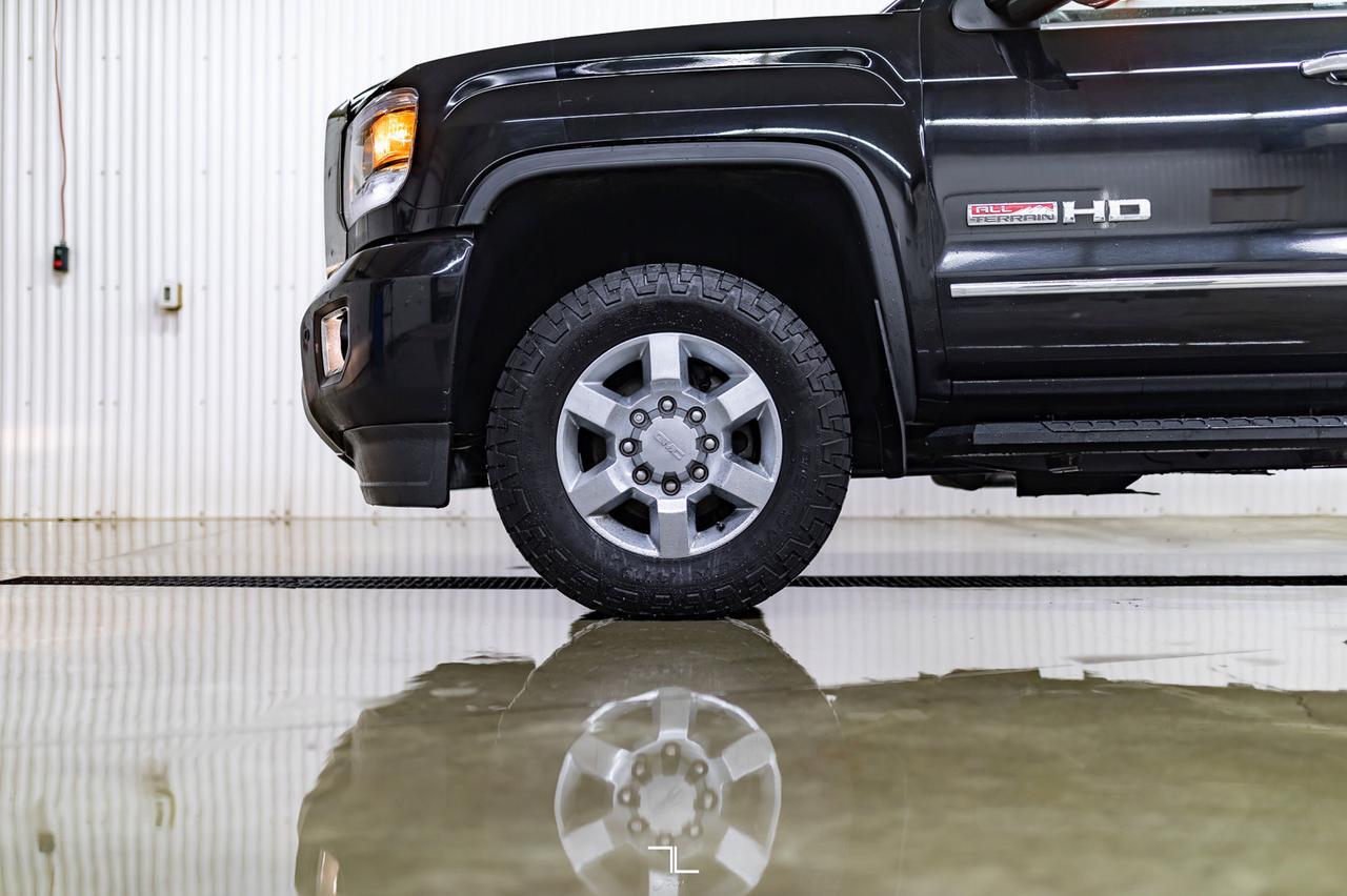 2016 GMC Sierra 2500HD 4x4 Crew Cab SLT All Terrain Leather Roof Nav BCam Red Deer AB